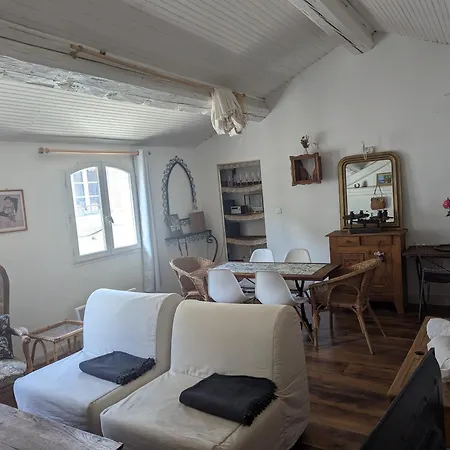 Maison Heloise Apartment *